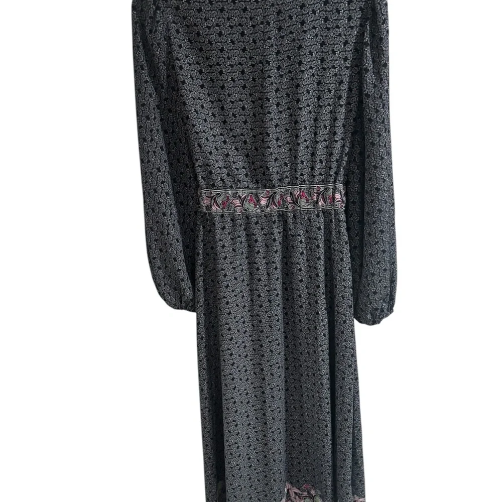 Max Studio Gray and Pink Floral Long Sleeve Dress - Picture 3 of 6